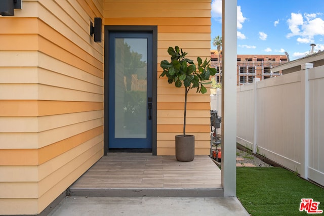 view of property entrance