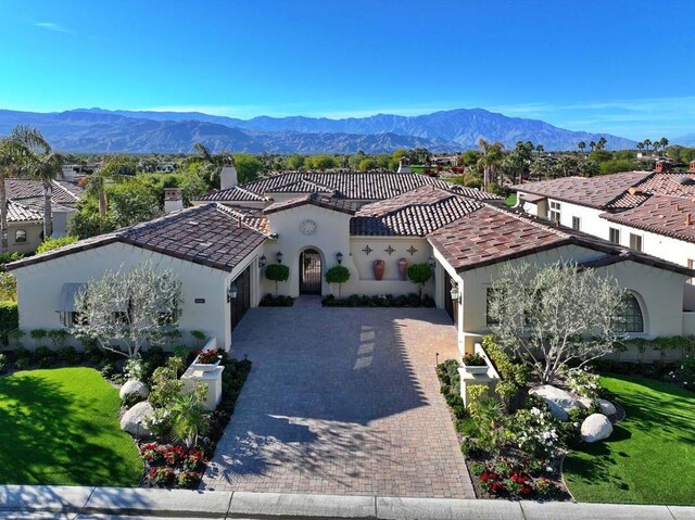 bird's eye view featuring a mountain view