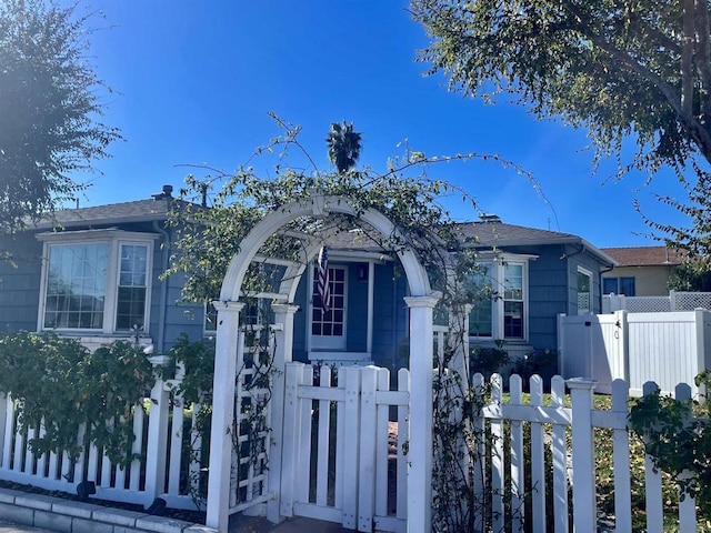 view of front of property