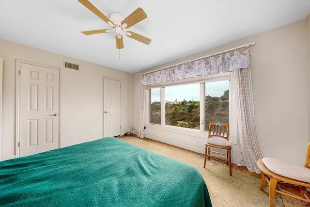 bedroom with ceiling fan