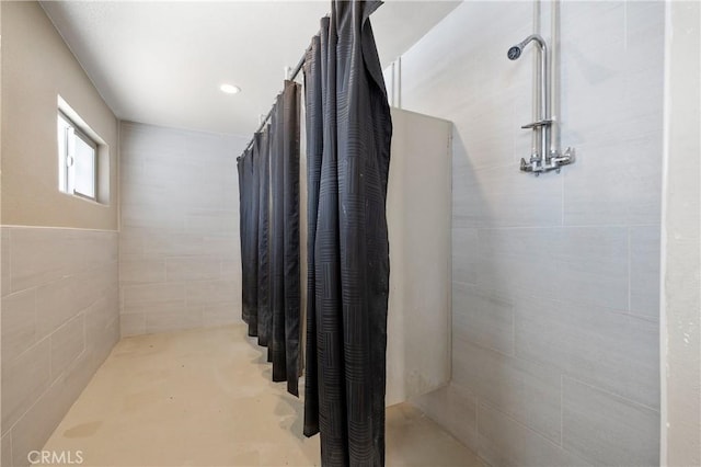 bathroom with curtained shower