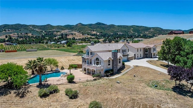 bird's eye view featuring a mountain view