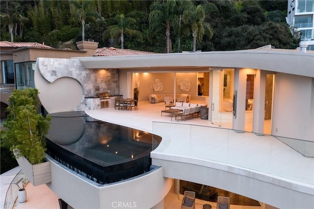 view of patio featuring an outdoor living space