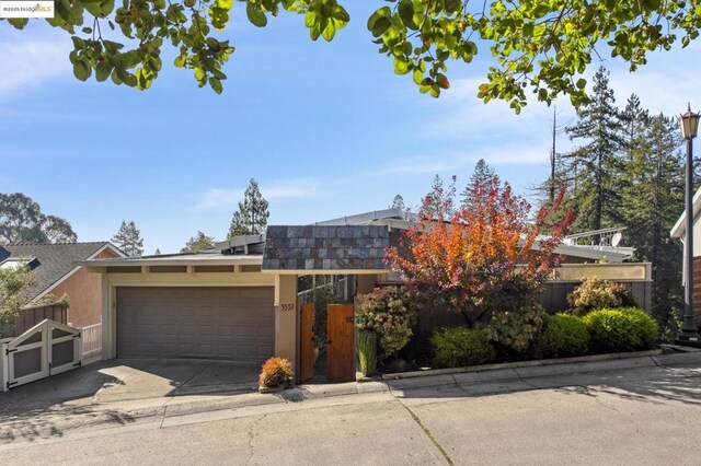 view of front facade with a garage