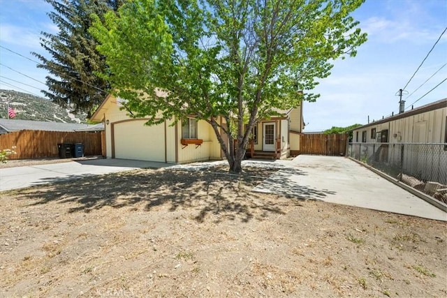 912 Sequoia Dr, Big Bear City, CA 92314 - photo 3