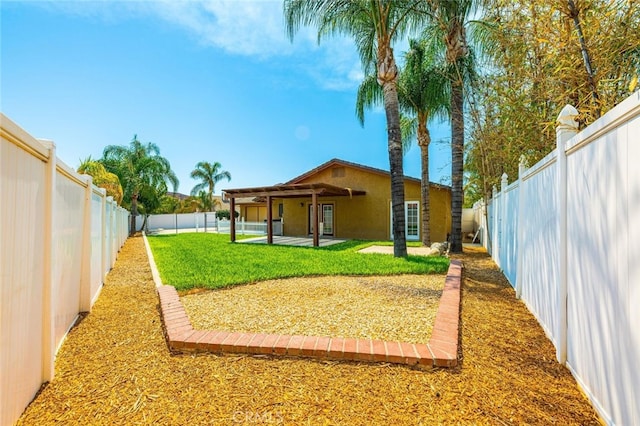 view of yard featuring a patio