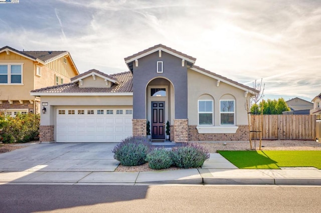 view of front facade featuring a garage