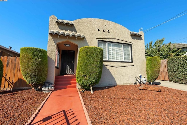 view of front of property