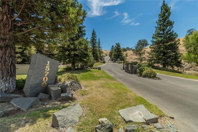 Listing photo 2 for 1 Summit Mountain Rd, Clovis CA 93619