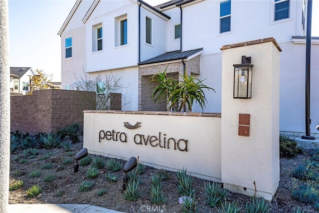 view of community / neighborhood sign