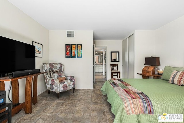 bedroom featuring a closet