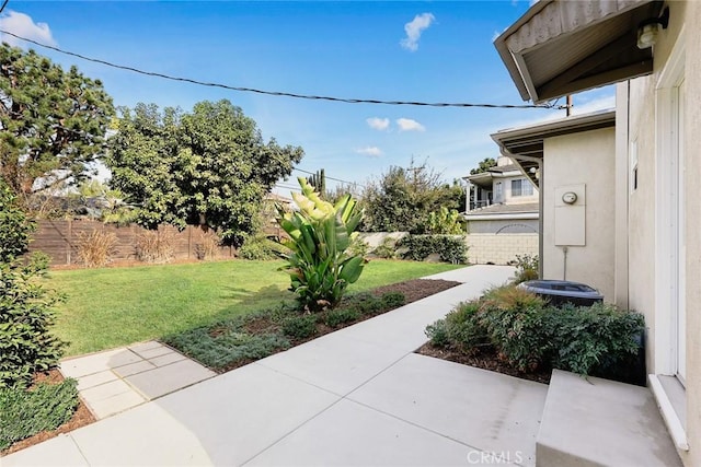 view of yard with a garage