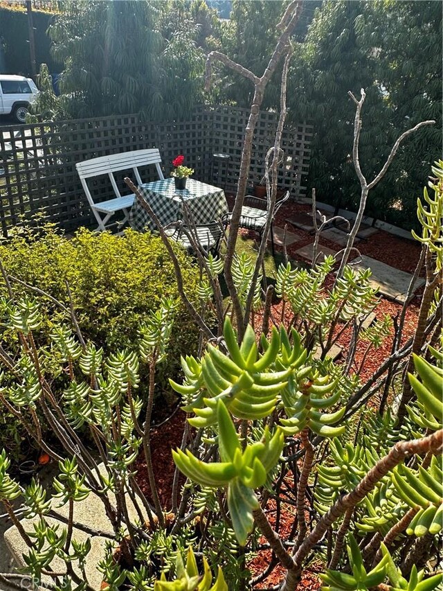 4943 Granada St, Los Angeles, CA 90042 - view of exterior details