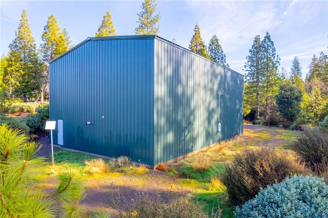 view of outbuilding