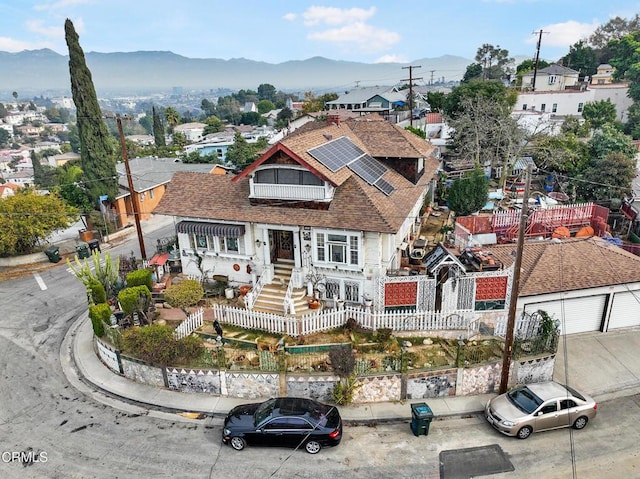 view of front of house featuring a mountain view