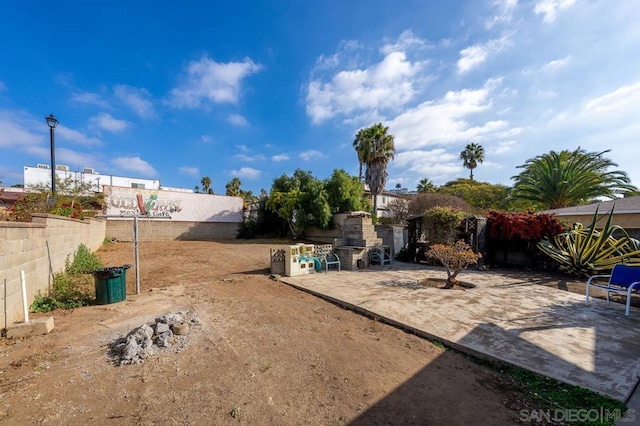 view of yard with a patio area