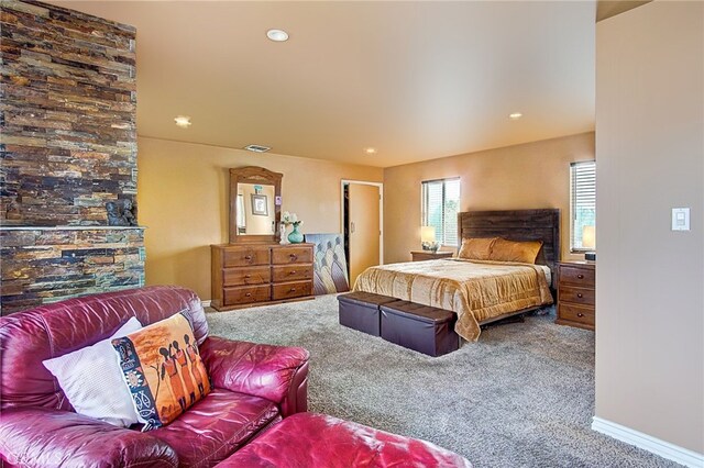 bedroom with carpet flooring