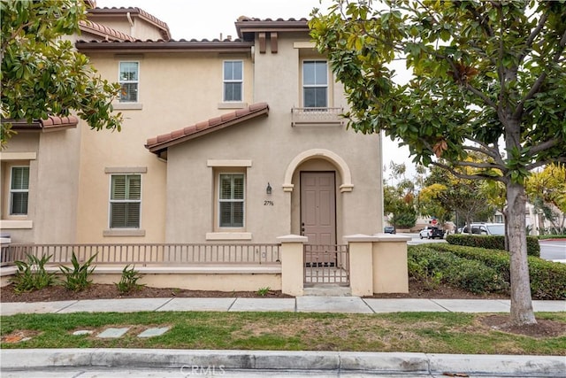 view of mediterranean / spanish-style house