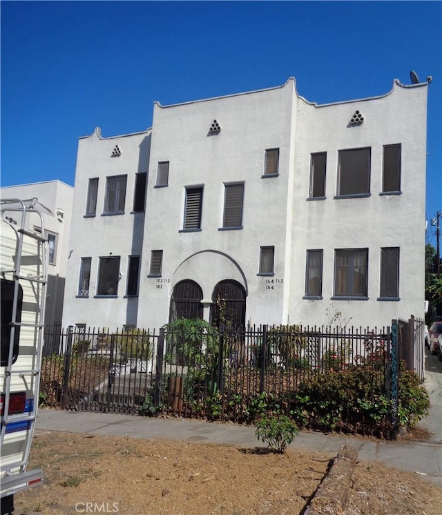 152 S Westmoreland Ave, Los Angeles, CA 90004 - view of front facade featuring stucco siding