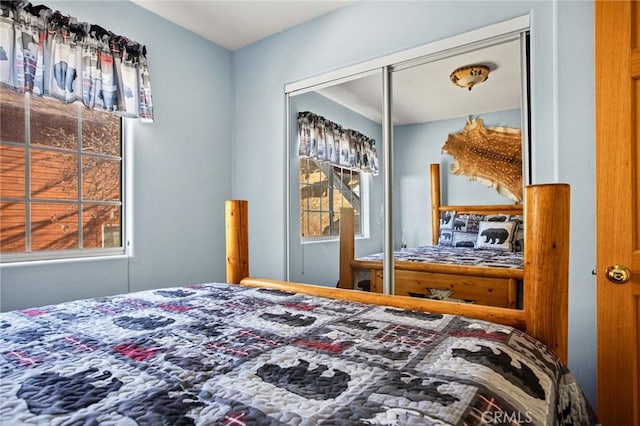 bedroom with a closet