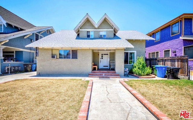 view of front facade with a front yard