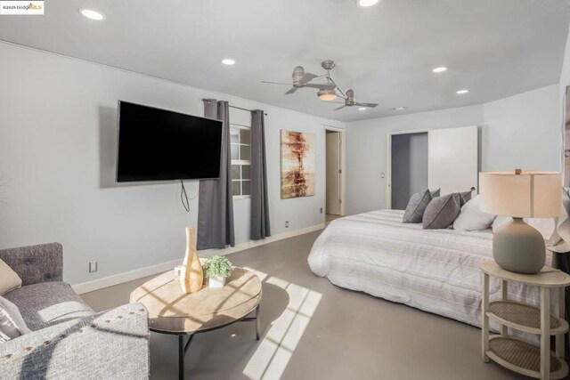 bedroom with ceiling fan