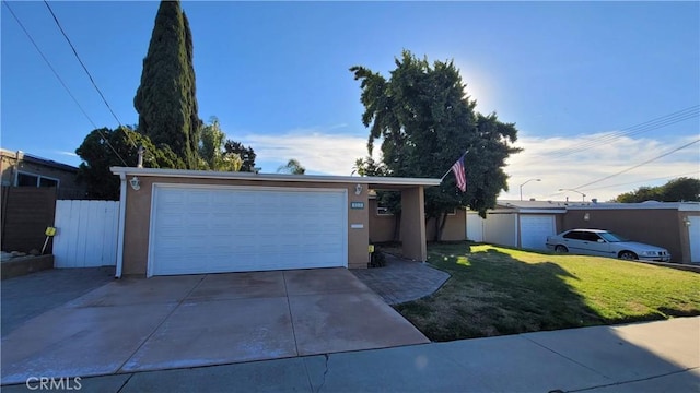 view of front of property with a front yard