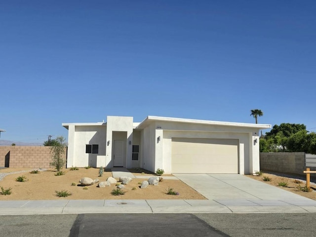 view of front facade featuring a garage