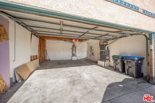 garage featuring heating unit