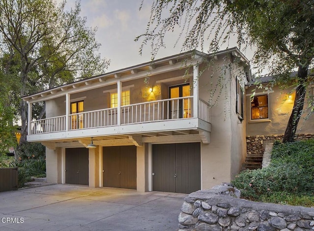 view of front of house featuring a garage