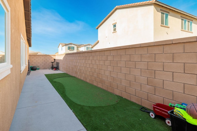 view of yard with a patio area