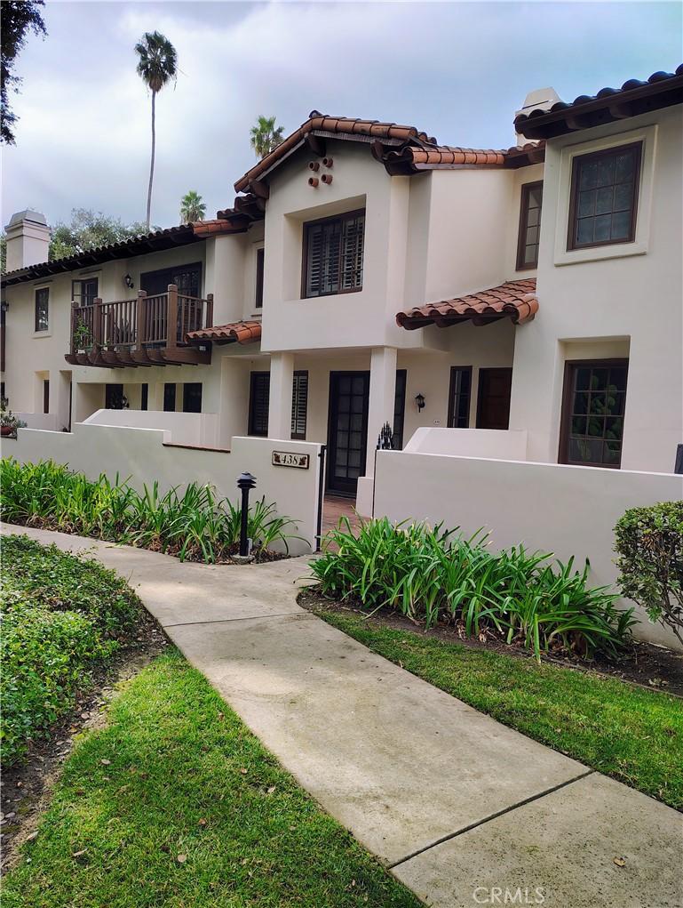 view of mediterranean / spanish-style house