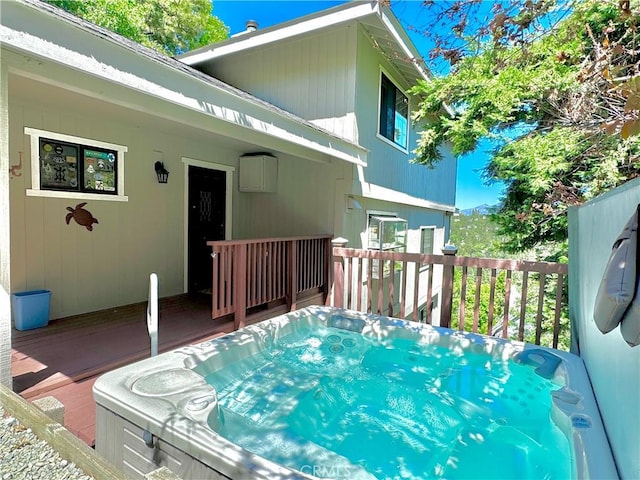 905 Madera Ln, Lake Arrowhead, CA 92352 - wooden deck with a hot tub