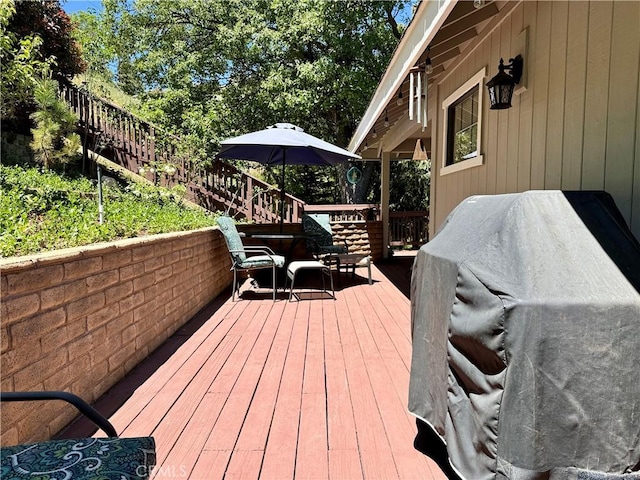 905 Madera Ln, Lake Arrowhead, CA 92352 - wooden deck featuring area for grilling