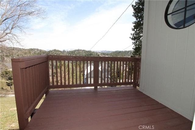 905 Madera Ln, Lake Arrowhead, CA 92352 - view of wooden terrace