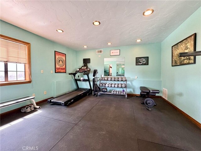 905 Madera Ln, Lake Arrowhead, CA 92352 - exercise room featuring baseboards and recessed lighting
