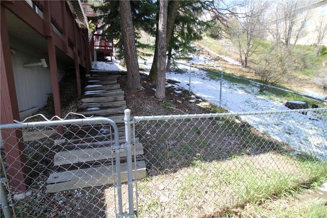 905 Madera Ln, Lake Arrowhead, CA 92352 - view of yard featuring stairs, fence, and a gate