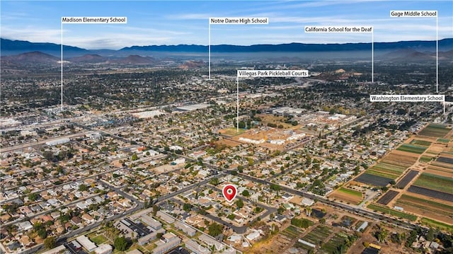 bird's eye view featuring a mountain view