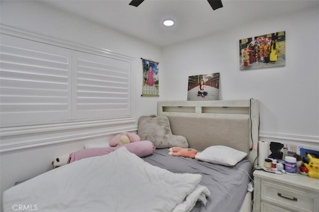 bedroom with ceiling fan