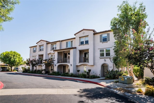 view of mediterranean / spanish-style home