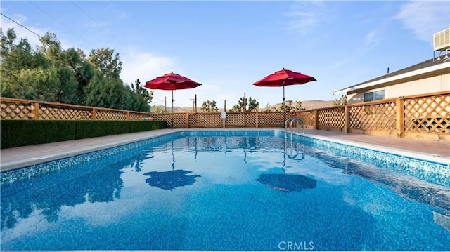 view of swimming pool