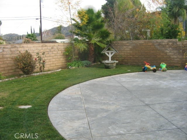 view of patio with a mountain view