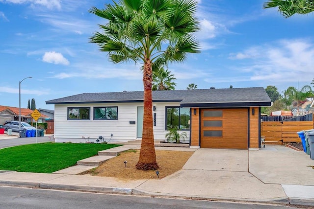 view of front of house with a front yard