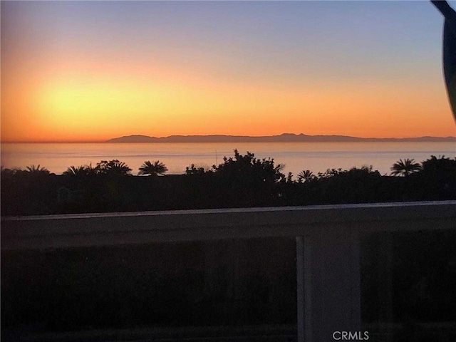 water view with a mountain view