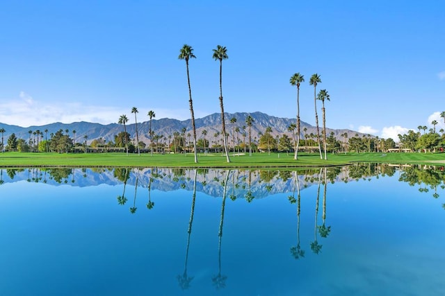 water view featuring a mountain view