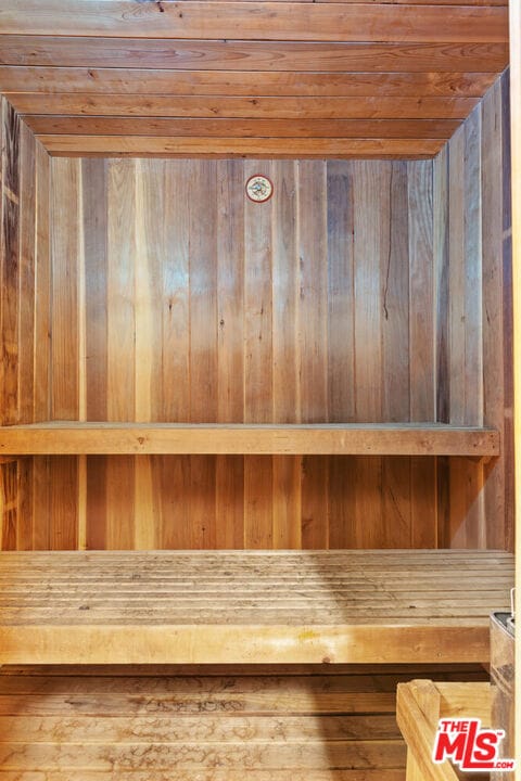 view of sauna / steam room