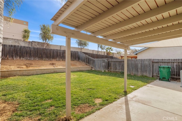 view of yard with a patio area