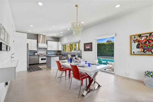 dining area with a notable chandelier