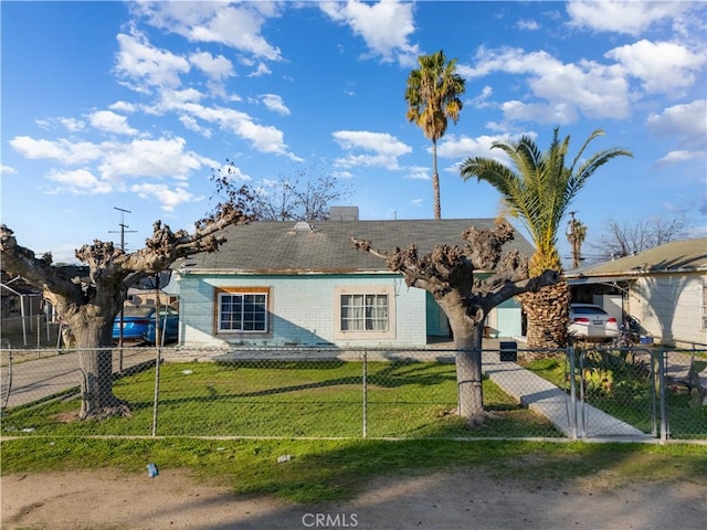 view of front of home with a front yard