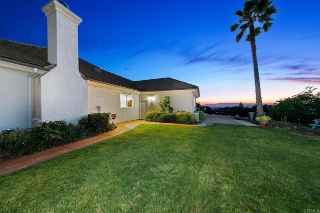 246 Yucca, Fallbrook, CA 92028 - yard at dusk with a lawn